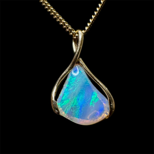 18ct Gold Solid Opal Pendant